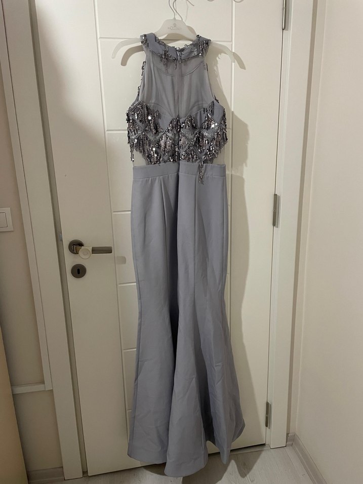 Gri Halter Yaka Detaylı Uzun Abiye Elbise - Görsel 2