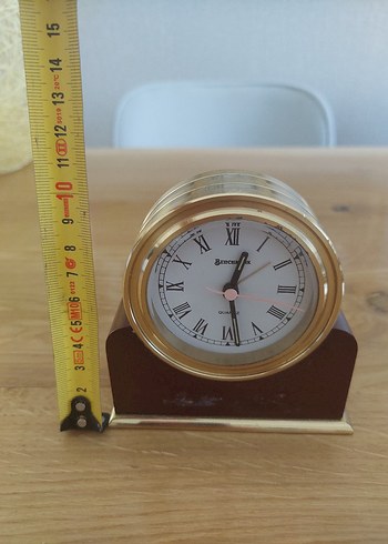 Beden altın Renk benchmark quartz alarmlı pirinç masa saati.