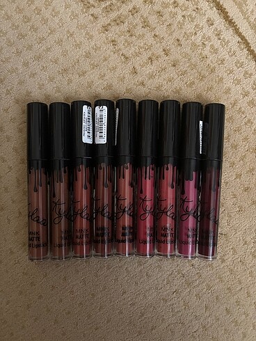 Kylie Cosmetics Kylaa mat ruj