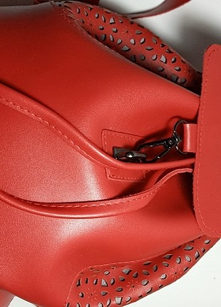Kırmızı şık sırt çantası
