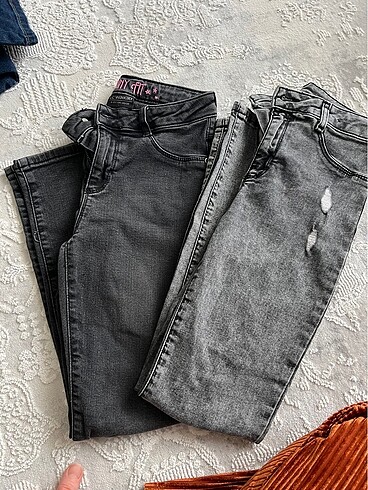 İki tane pantalon
