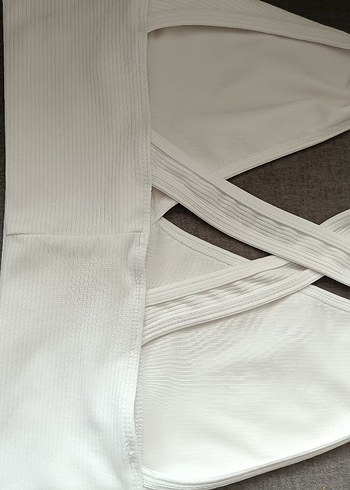 Beyaz Spor Sütyeni Çapraz Askılı - Görsel 3