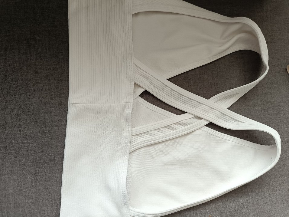Beyaz Spor Sütyeni Çapraz Askılı - Görsel 3