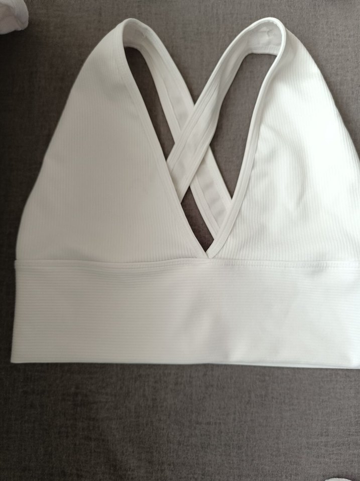 Beyaz Spor Sütyeni Çapraz Askılı - Görsel 2