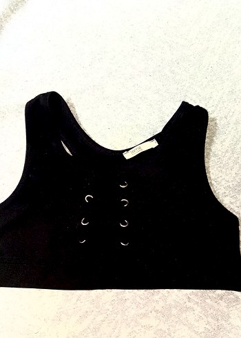 Düğmeli Siyah Süet Crop Top