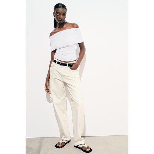 Zara omzu açık tshirt
