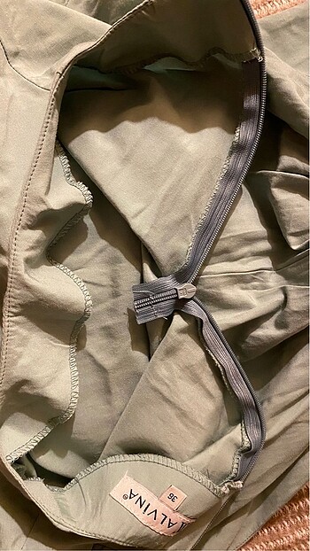 AQUA BELİ VE MANŞETLERİ BÜZGÜLÜ ELBİSE - Görsel 7