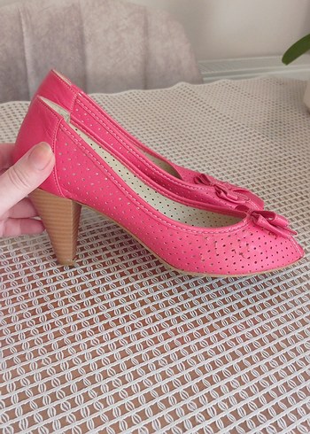 Fiyonklu Pembe Yüksek Topuklu Kadın Stiletto