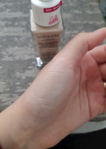Beden Renk Wet n Wild Niacinamide Cilt Tonu Düzenleyici Fondöten