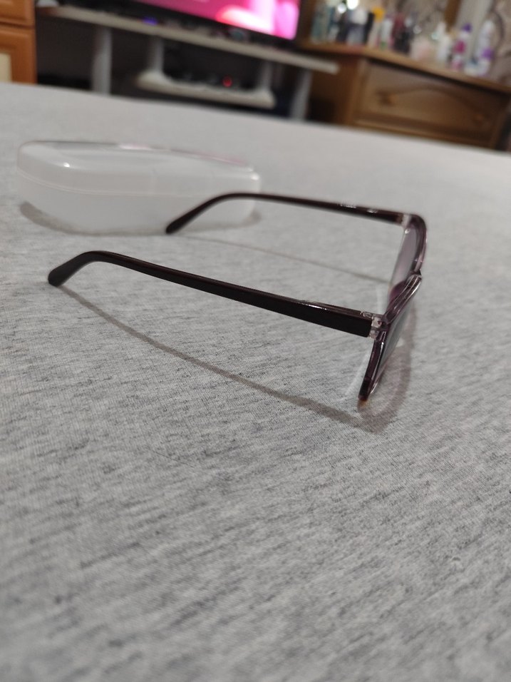 optik karartılmış camlı kadın gözlükleri .+2.5 - Görsel 3