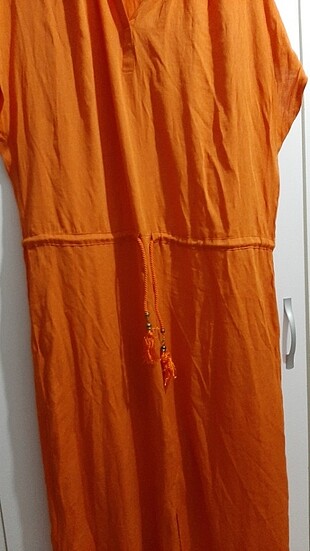 Batik Batik turuncu elbise