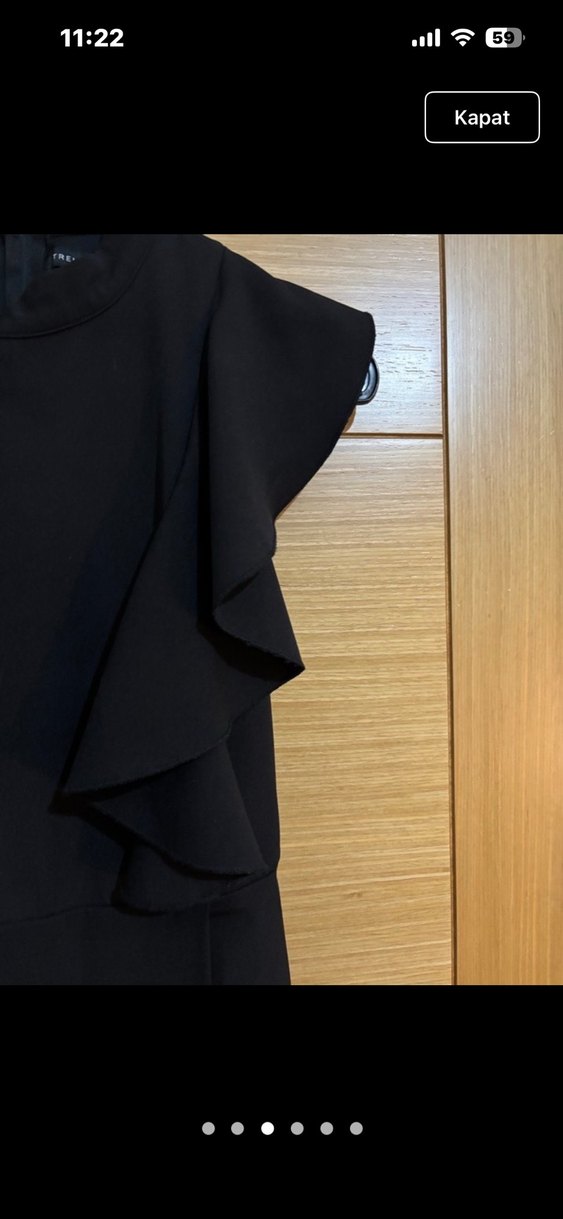 Siyah Fırfırlı Mini Kolsuz tulum - Görsel 3