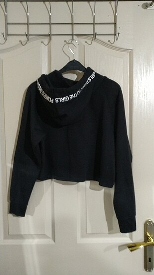 H&M Siyah crop sweatshirt
