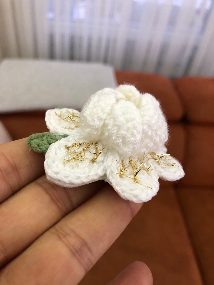 Örgü Beyaz Çiçek toka - Görsel 3