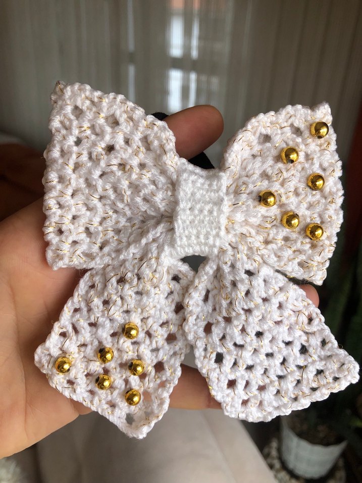 Beyaz Örgü Kumaş Fiyonk Saç Aksesuarı - Görsel 2