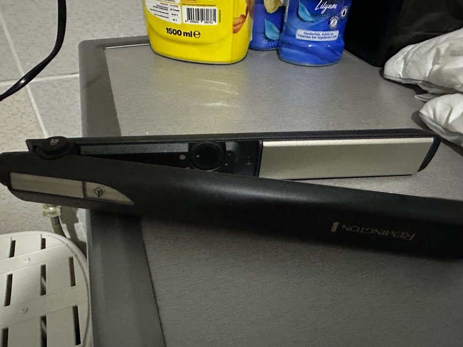 Siyah Saç Düzleştirici - Görsel 4