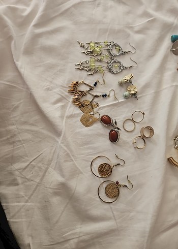 Bohem Tarzı Boncuklu ve Desenli Altın Küpeler - Görsel 3