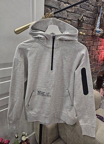 Zara sweatshirt 