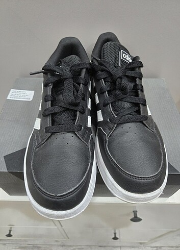 Adidas spor ayakkabı 