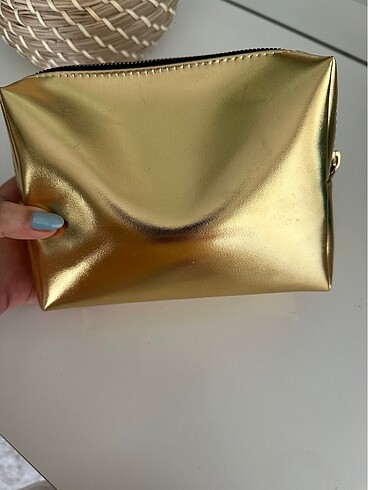 Beden Mac gold makyaj çantası