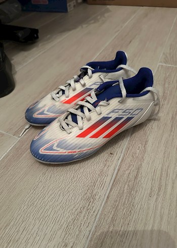 Beyaz Elastik Erkek Futbol Ayakkabısı