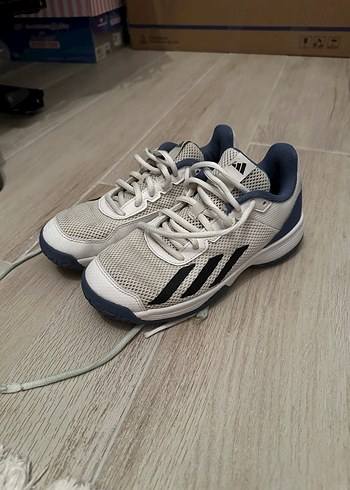 Beyaz Gri Elastik Bağcıklı Kadın Spor Ayakkabı