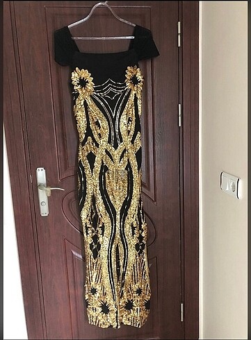 Altın rengi abiye