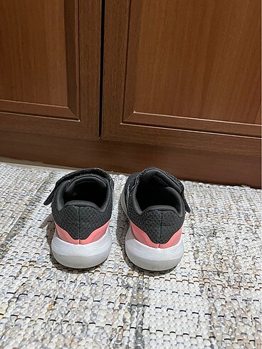 26 Beden Adidas Çocuk Ayakkabı