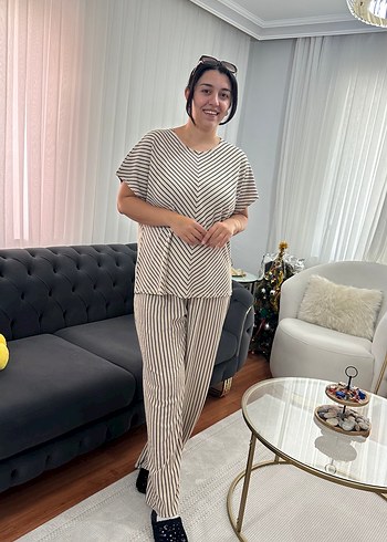 LC Waikiki Bej Zebra Desenli Kısa Kollu takım