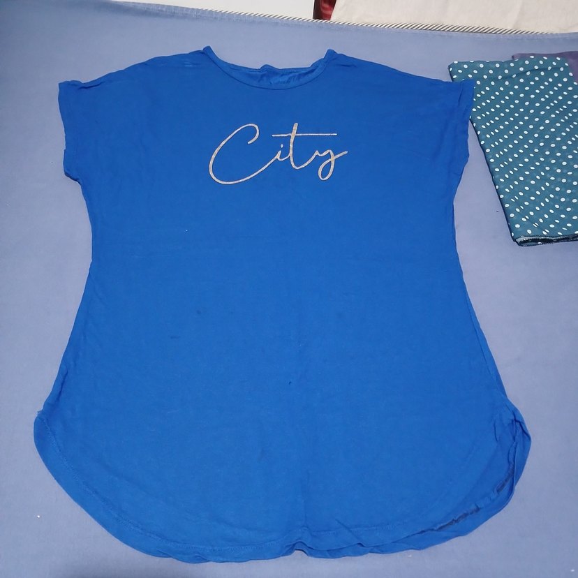 Kırmızı Yüksek Yakalı Kolsuz Bluz - Görsel 2