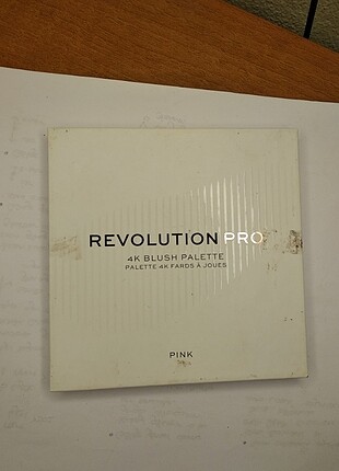 Revolotion pro 4 k blush palette