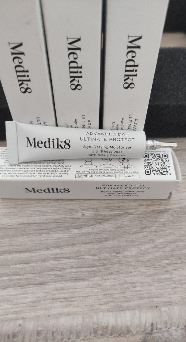 Medik8 Advanced Day SPF 50 Güneş Koruyucu 5ml toplam 20 ml - Görsel 3