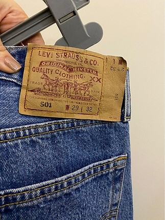 29 Beden mavi Renk Levis 501 jean