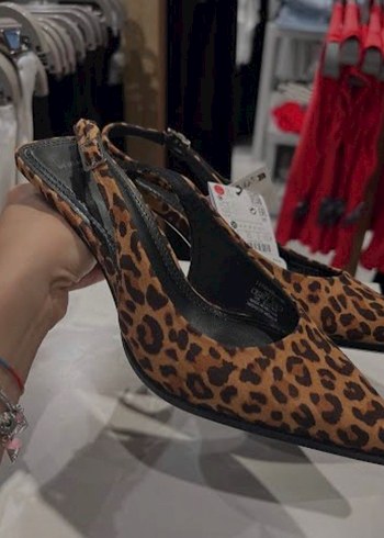 Leopar Desenli Süet Stiletto Topuklu Kadın Ayakkabı - Görsel 2