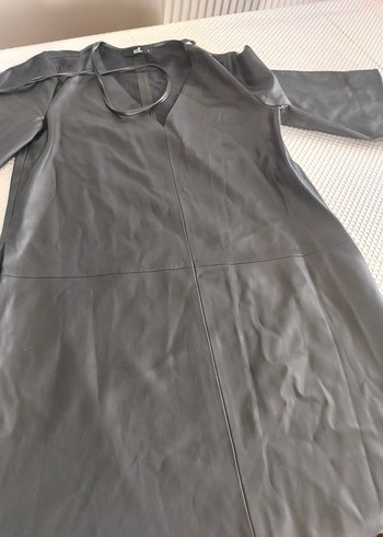 Siyah Deri Uzun Kollu V Yakalı kısa elbise
yanlarda cep var - Görsel 8