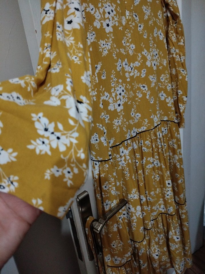 Çiçek Desenli Sarı  Elbise
resim de belli az defosu var - Görsel 3