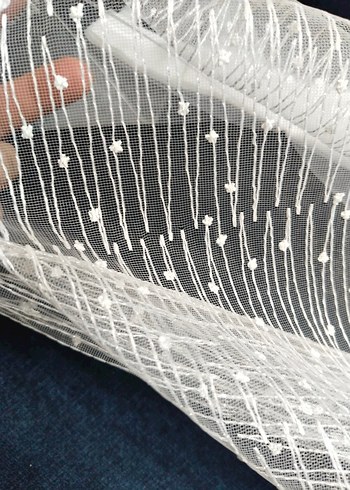 Beyaz tül 
iki yerinde açılma var resimde belli - Görsel 12