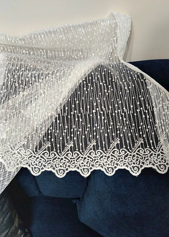 Beyaz tül 
iki yerinde açılma var resimde belli - Görsel 4