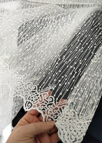 Beyaz tül 
iki yerinde açılma var resimde belli - Görsel 5