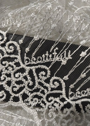 Beyaz tül 
iki yerinde açılma var resimde belli - Görsel 8