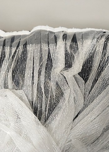 Beyaz tül 
iki yerinde açılma var resimde belli - Görsel 6