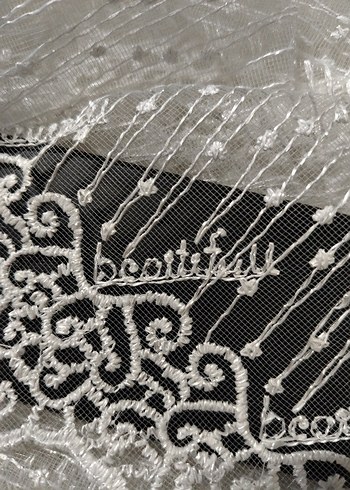 Beyaz tül 
iki yerinde açılma var resimde belli - Görsel 7