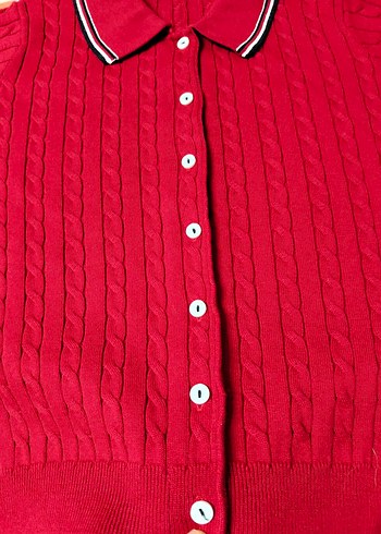 Kısa Kollu Düğmeli Kırmızı hırka
Boyu 50 - Görsel 5