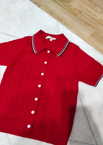 Kısa Kollu Düğmeli Kırmızı hırka
Boyu 50 - Görsel 8