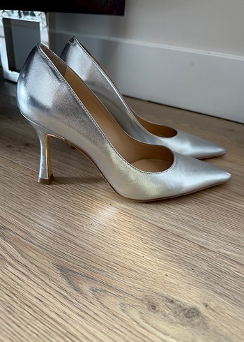 Nine West Gri Parlak Stiletto Topuklu Kadın Ayakkabı - Görsel 4