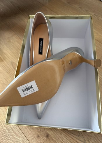 Nine West Gri Parlak Stiletto Topuklu Kadın Ayakkabı - Görsel 2
