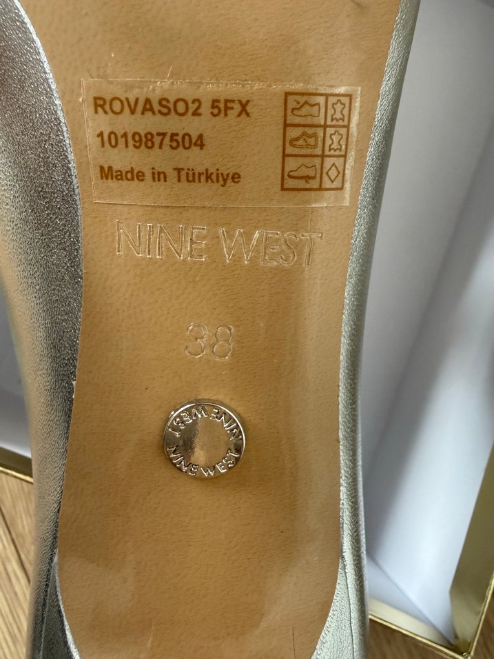 Nine West Gri Parlak Stiletto Topuklu Kadın Ayakkabı - Görsel 3