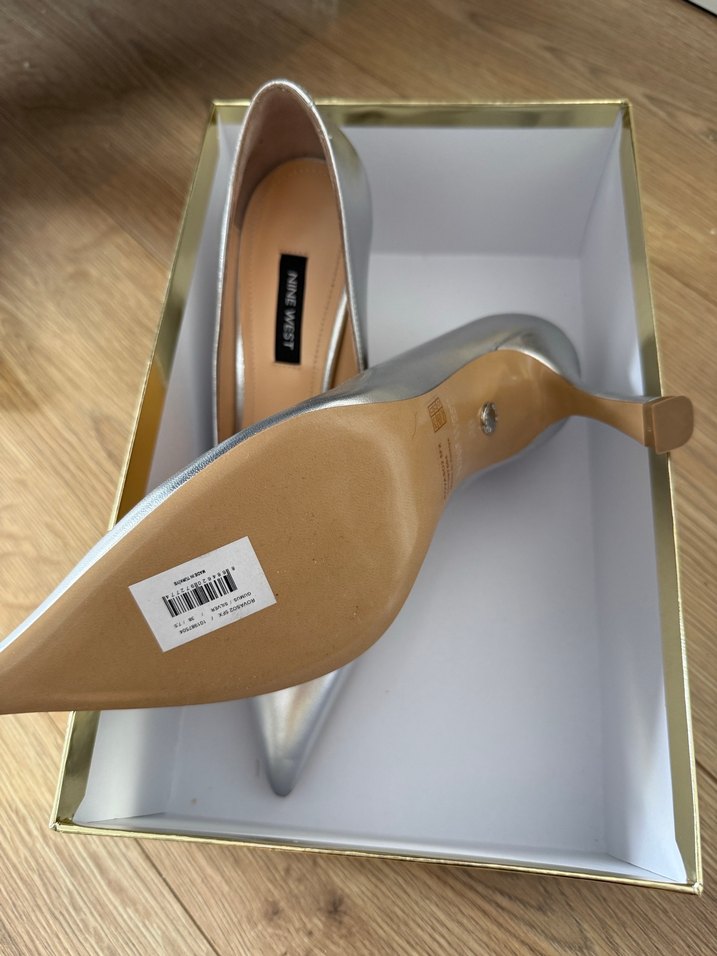 Nine West Gri Parlak Stiletto Topuklu Kadın Ayakkabı - Görsel 2