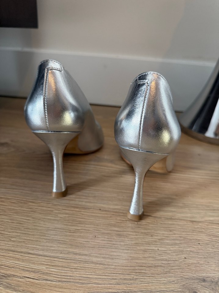 Nine West Gri Parlak Stiletto Topuklu Kadın Ayakkabı - Görsel 5