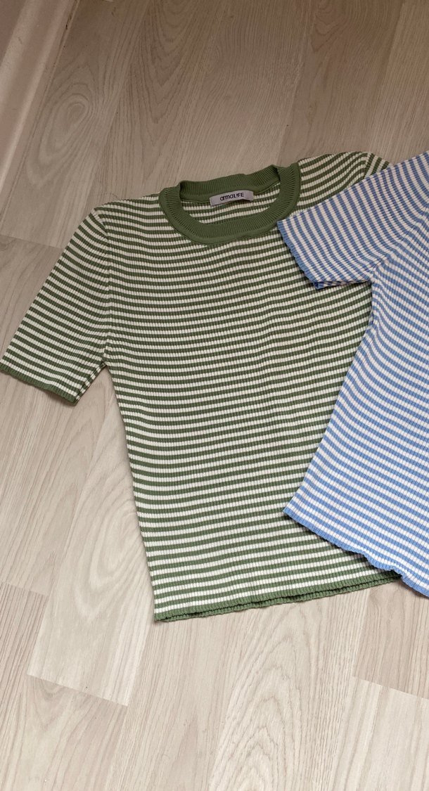 Mavi Çizgili Kısa Kollu Tişört - Görsel 4